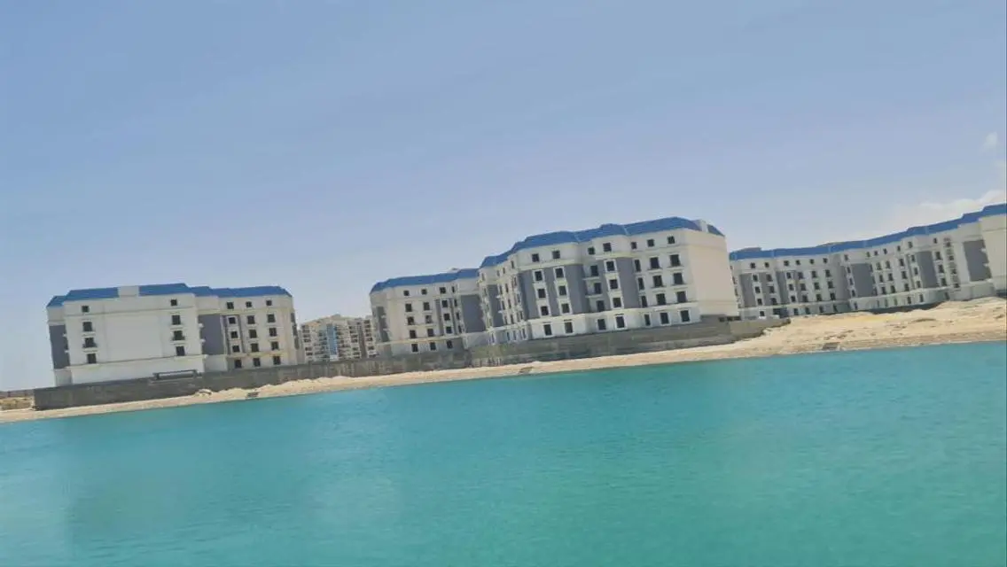 Luxury Apartment with Lake View