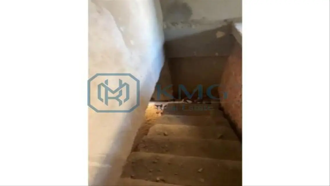 شقة فاخرة بمساحة 370 متر للبيع