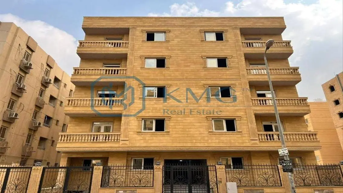 Luxurious 150 m² Apartment with Spacious Living Area