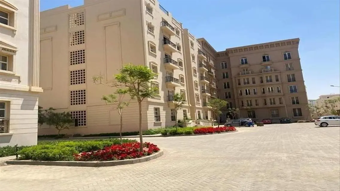 شقة فاخرة مع حديقة ومسبح في هايد بارك
