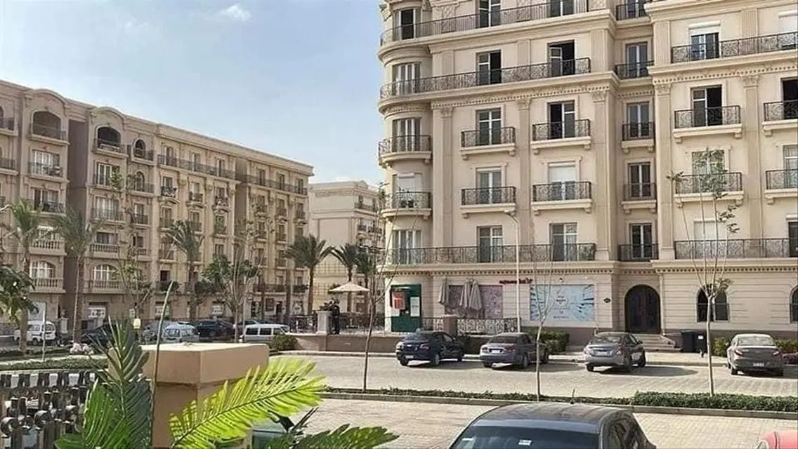 شقة فاخرة مع حديقة ومسبح في هايد بارك