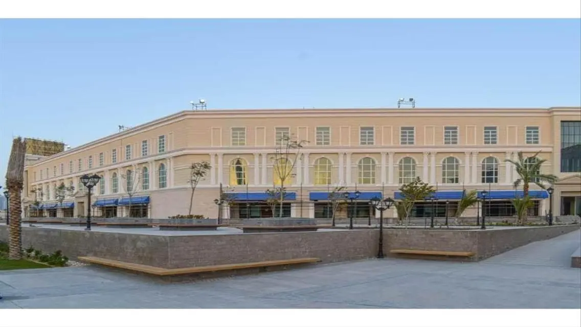 Luxury Apartment Overlooking Lakes - Unmissable Opportunity