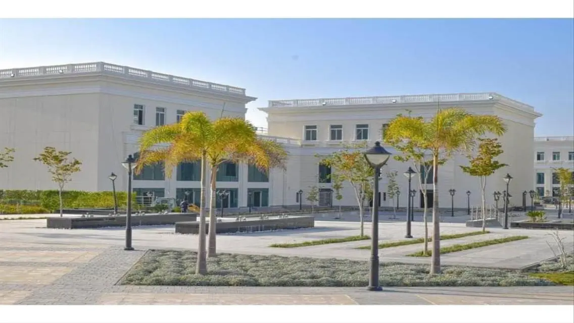 Luxury Apartment Overlooking Lakes - Unmissable Opportunity