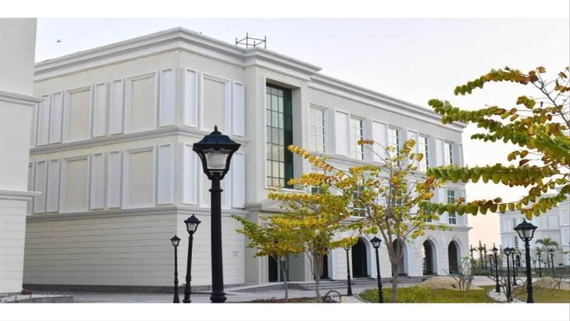 Luxury Apartment Overlooking Lakes - Unmissable Opportunity