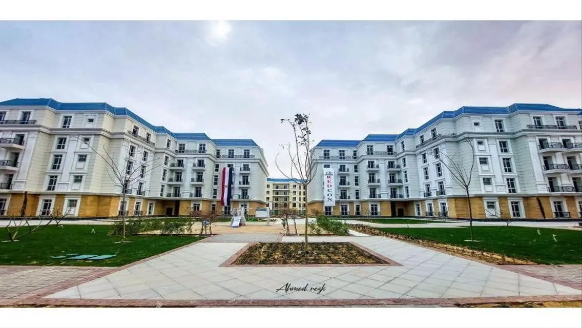 Luxury Apartment Overlooking Lakes - Unmissable Opportunity
