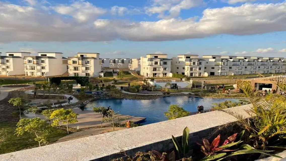 Luxury Apartment of 280 Square Meters with a Major Landmark View