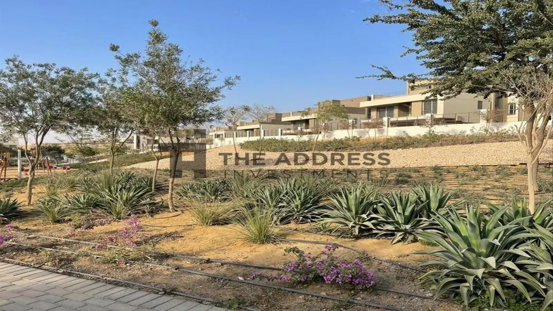 Luxury Villa for Sale in MOUNTAIN VIEW Compound - Best Location