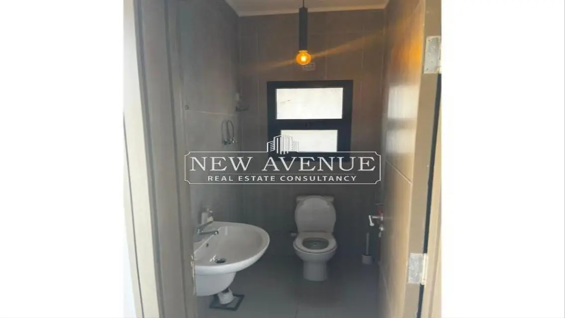 Luxury Apartment with Scenic View in Prime Location