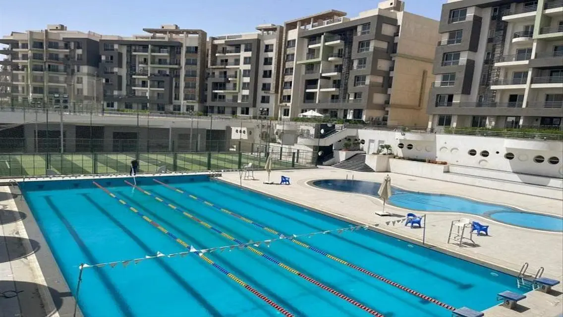 شقة فاخرة في كمبوند 55-66
