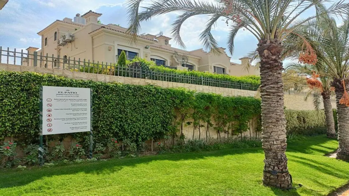 فيلا فاخرة للبيع بجوار بحيرات مع ميزات مذهلة