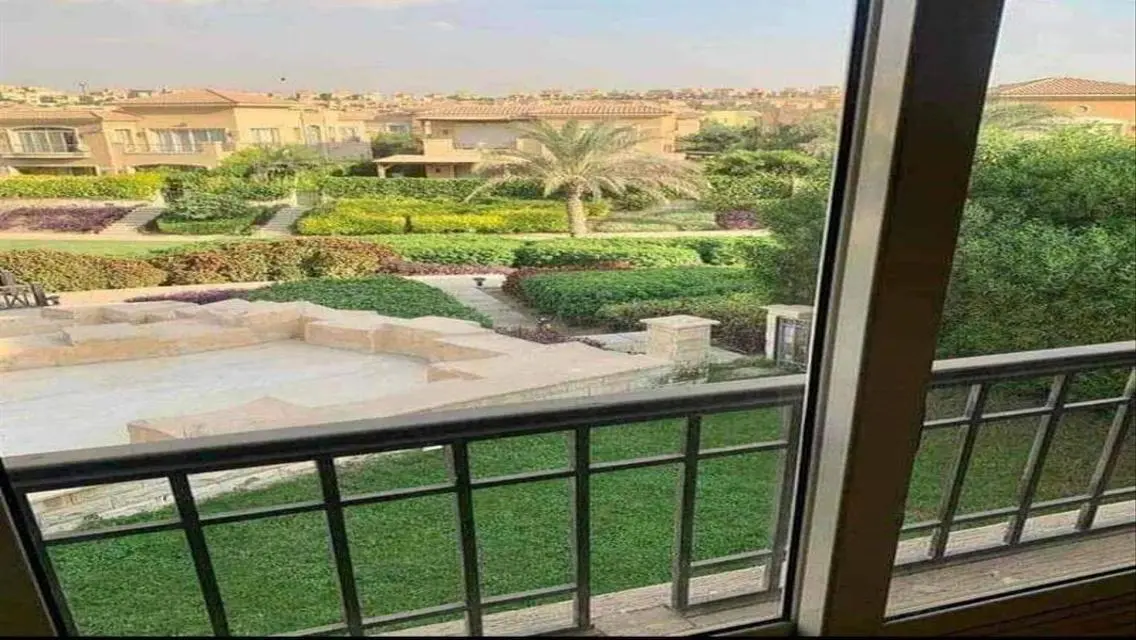 Luxury Apartment in Stone Park 694