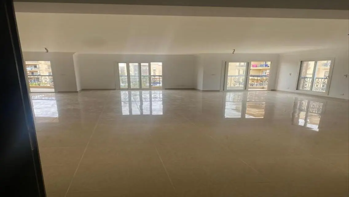 Spacious Apartment on the Second Floor, 248 Square Meters