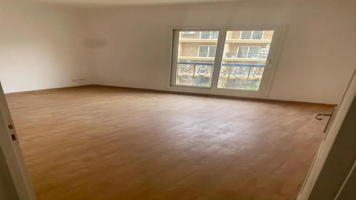 Spacious Apartment on the Second Floor, 248 Square Meters