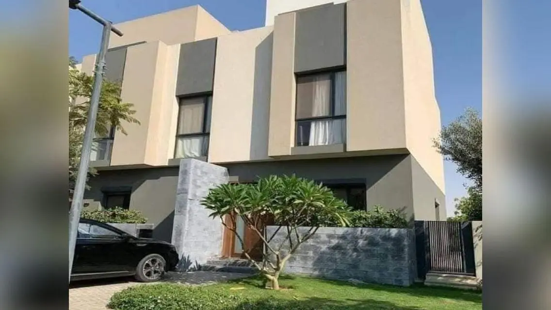 شقة مناسبة للإيجار في كمبوند البروج - 240