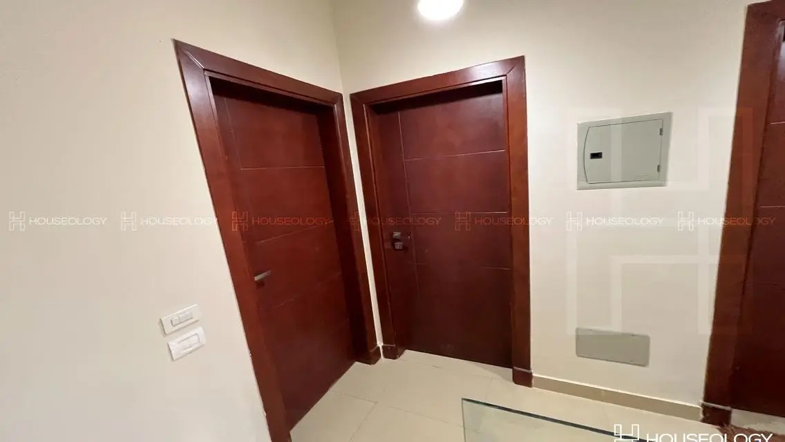 شقة فاخرة بأفضل موقع مع كل المرافق