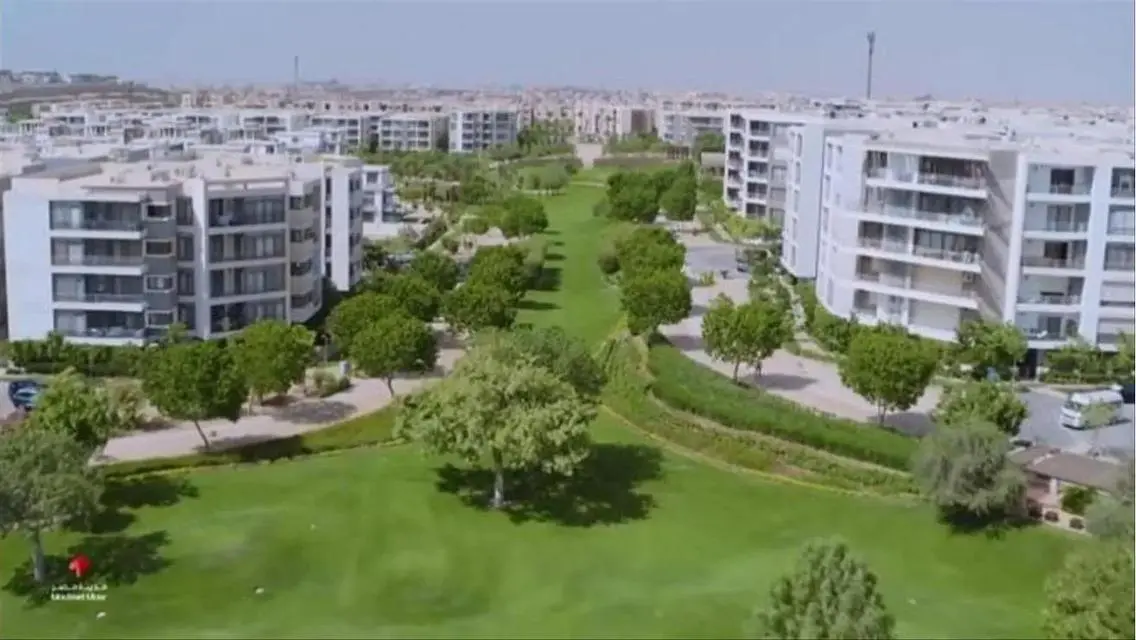 شقة فاخرة بمساحة واسعة مع كافة المرافق