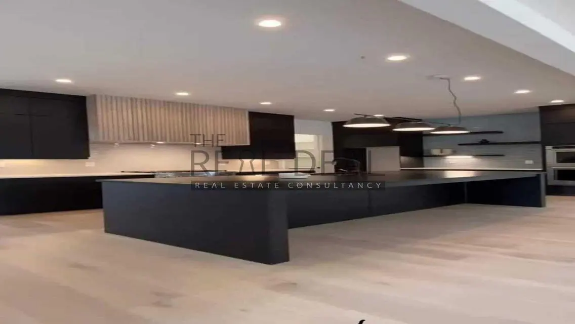Luxury Villa for Sale in Ivoire West