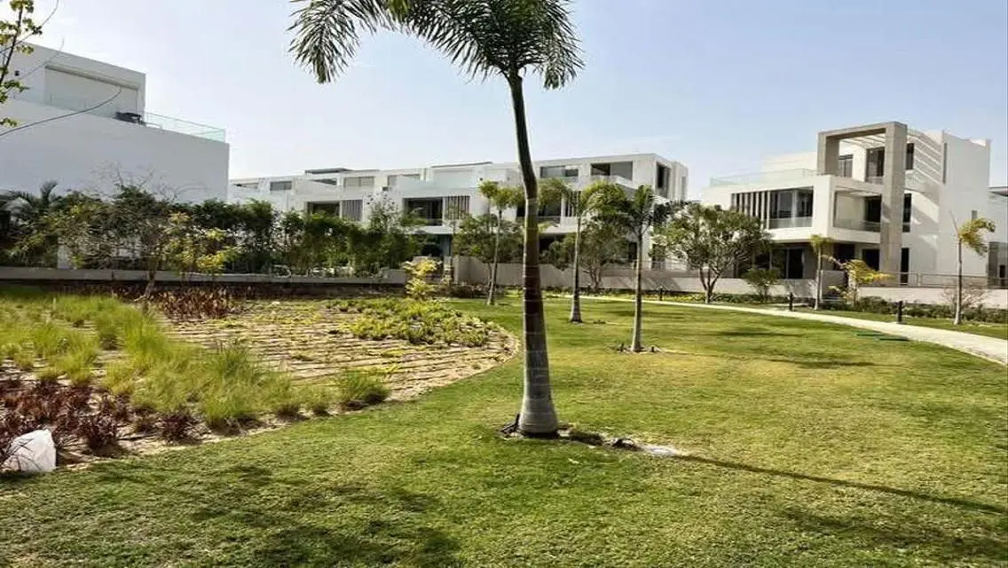 Luxurious Apartment in the Heart of the City with Premium Amenities
