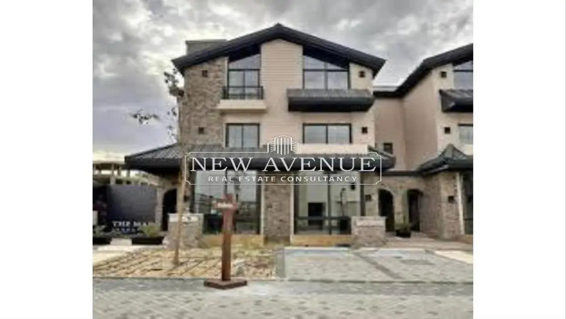 Luxury Property with Private Garden and Exceptional Amenities for Sale