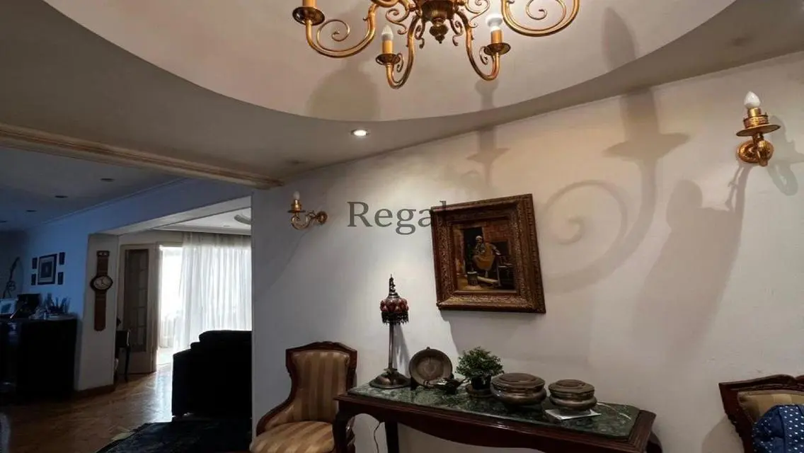 شقة فاخرة مع إطلالة على معلم رئيسي