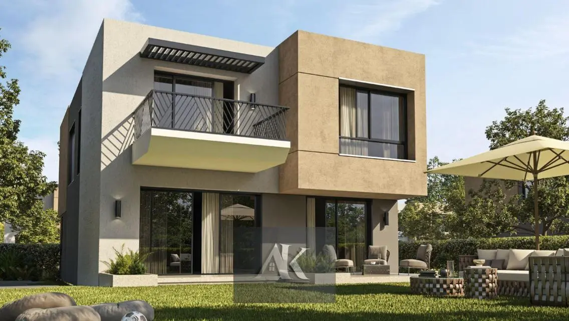 Luxury Villa Overlooking Lakes and Key Landmarks