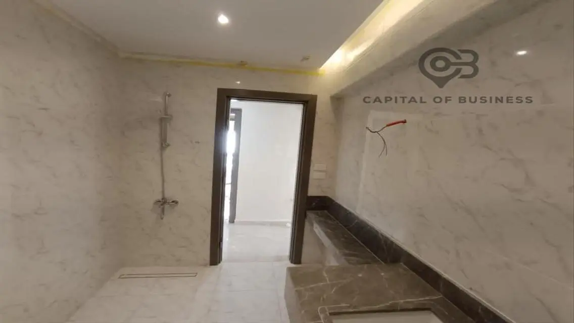 شقة فاخرة بإطلالة جبلية في مدينة I-City