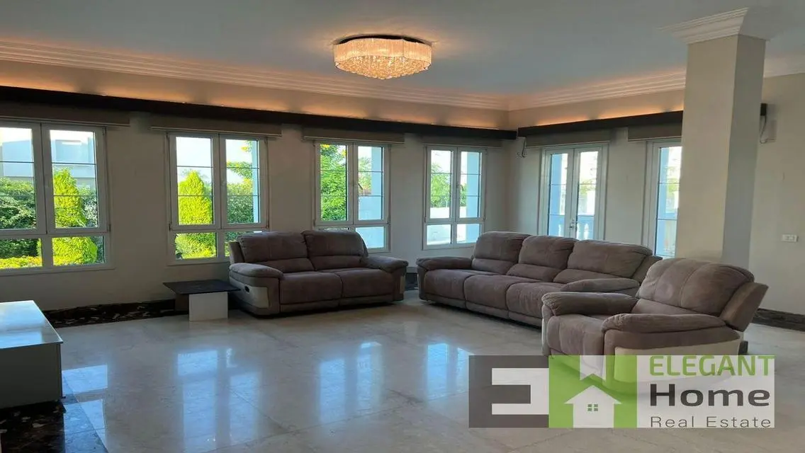 Luxury Property in CFC with Private Pool and Garden