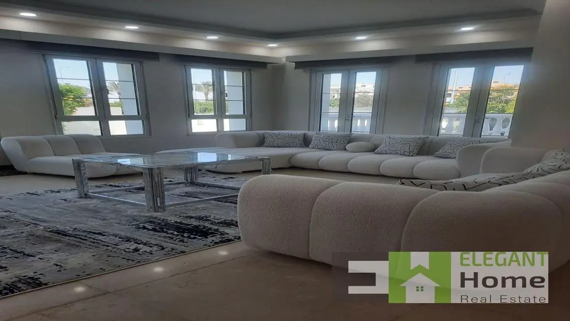 Luxury Property in CFC with Private Pool and Garden