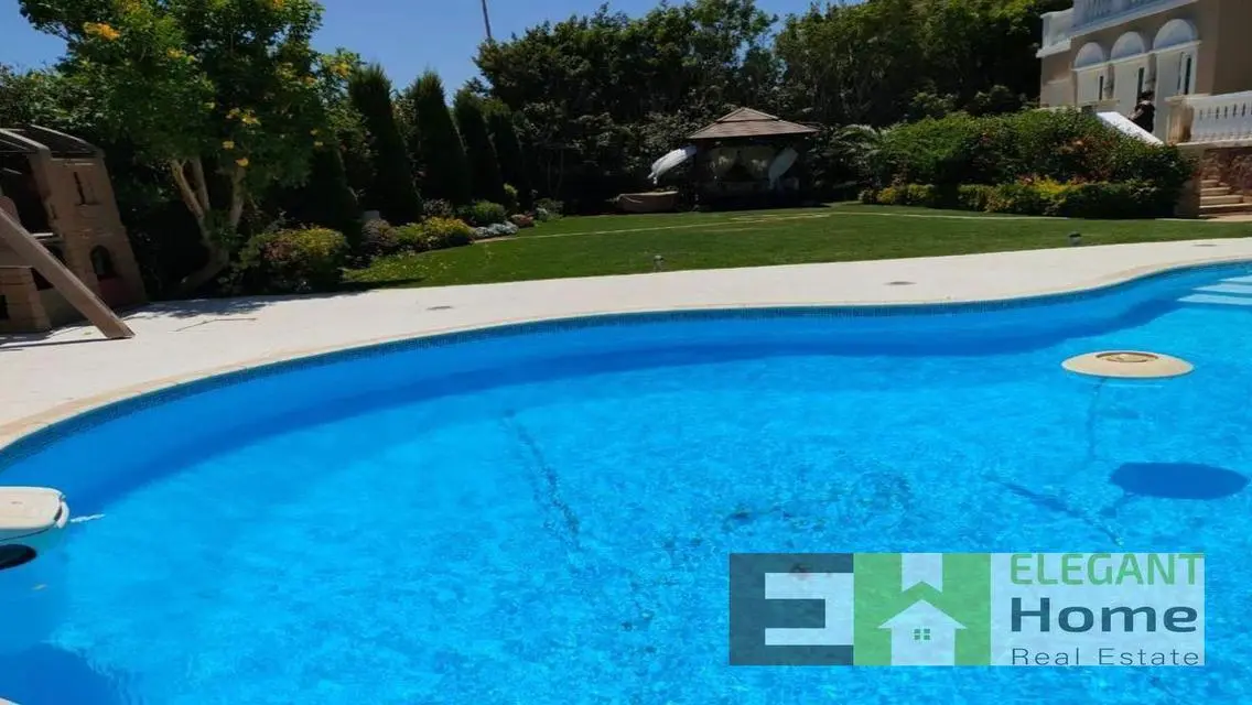 Luxury Property in CFC with Private Pool and Garden