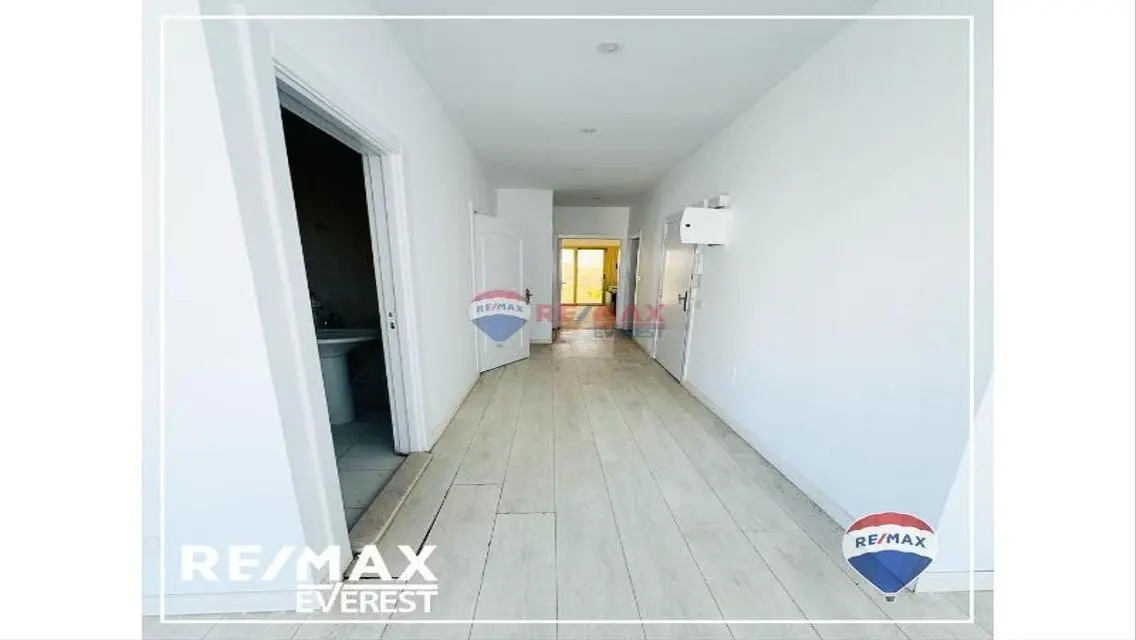 Luxury Three-Bedroom Apartment with Study in the Heart of the City