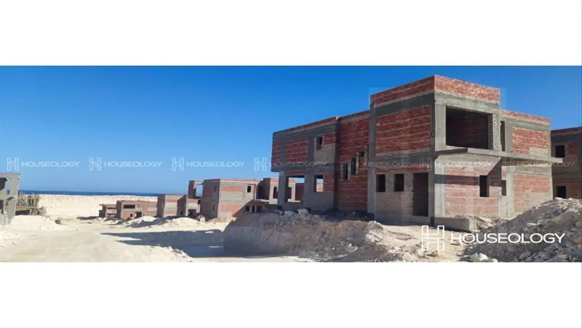 فيلا فاخر في قرية ليونيس - 317 متر مربع