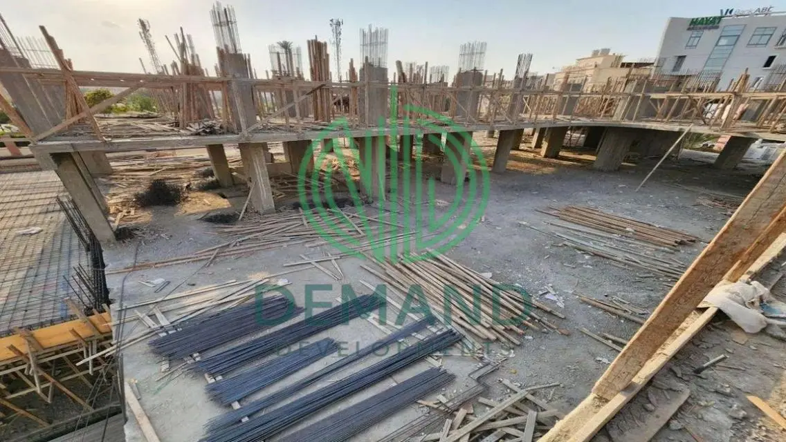 شقة فاخرة بمساحة واسعة للبيع