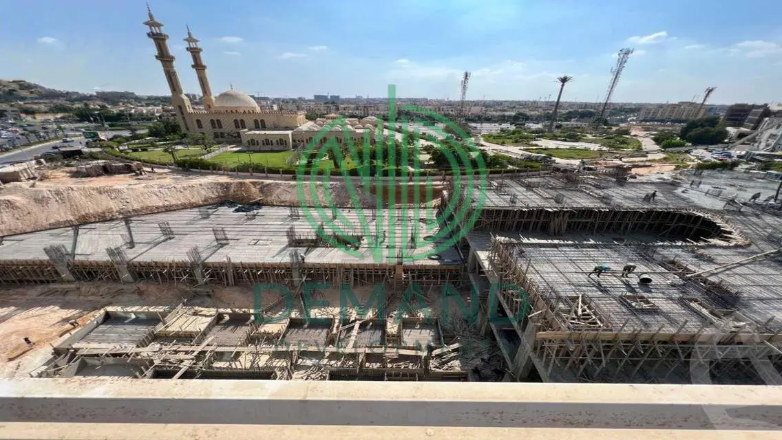 شقة فاخرة بمساحة واسعة للبيع