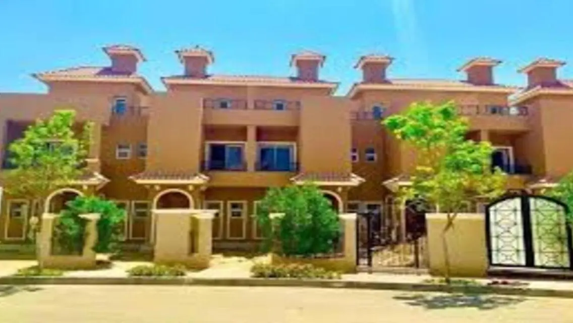 Luxurious Villa with Private Garden and Shared Pool