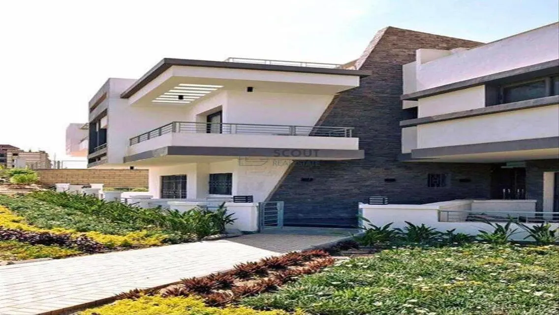 Luxurious Home with Modern Design in the Heart of the City