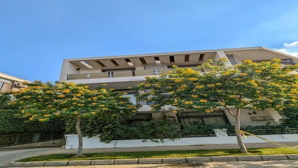 Luxurious Home with Modern Design in the Heart of the City