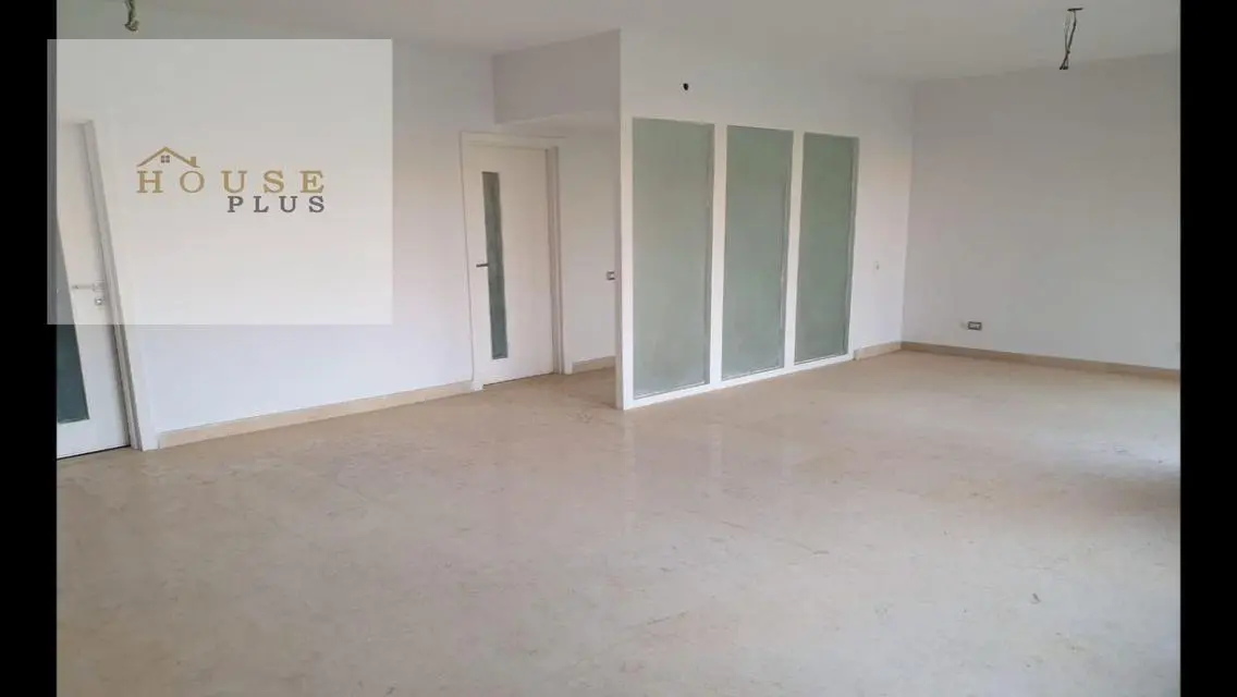 Beautiful Apartment of 152m with Lake View