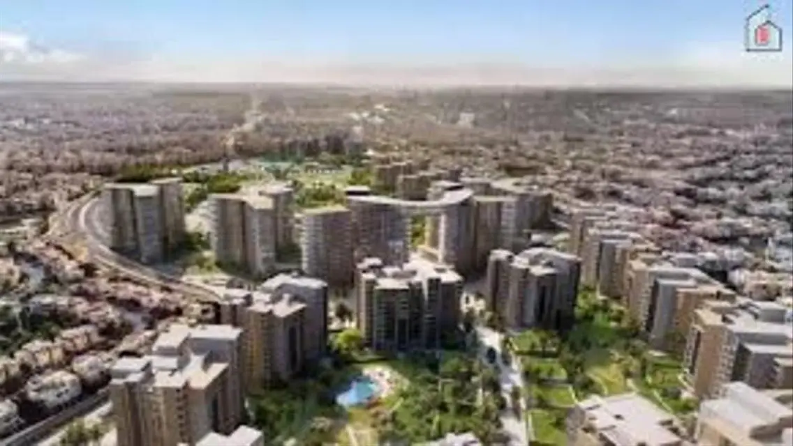 Luxury Apartment with Spacious Layout and Private Pool Overlooking Lakes