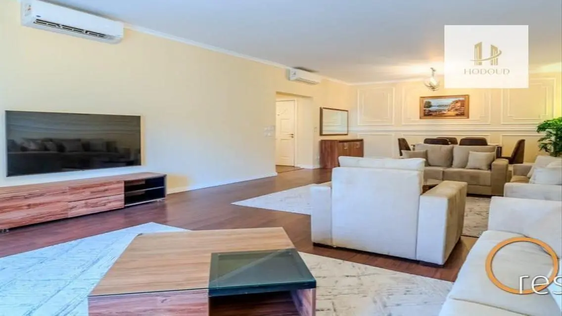 Stunning Apartment with Security Guard and Kitchen Facilities