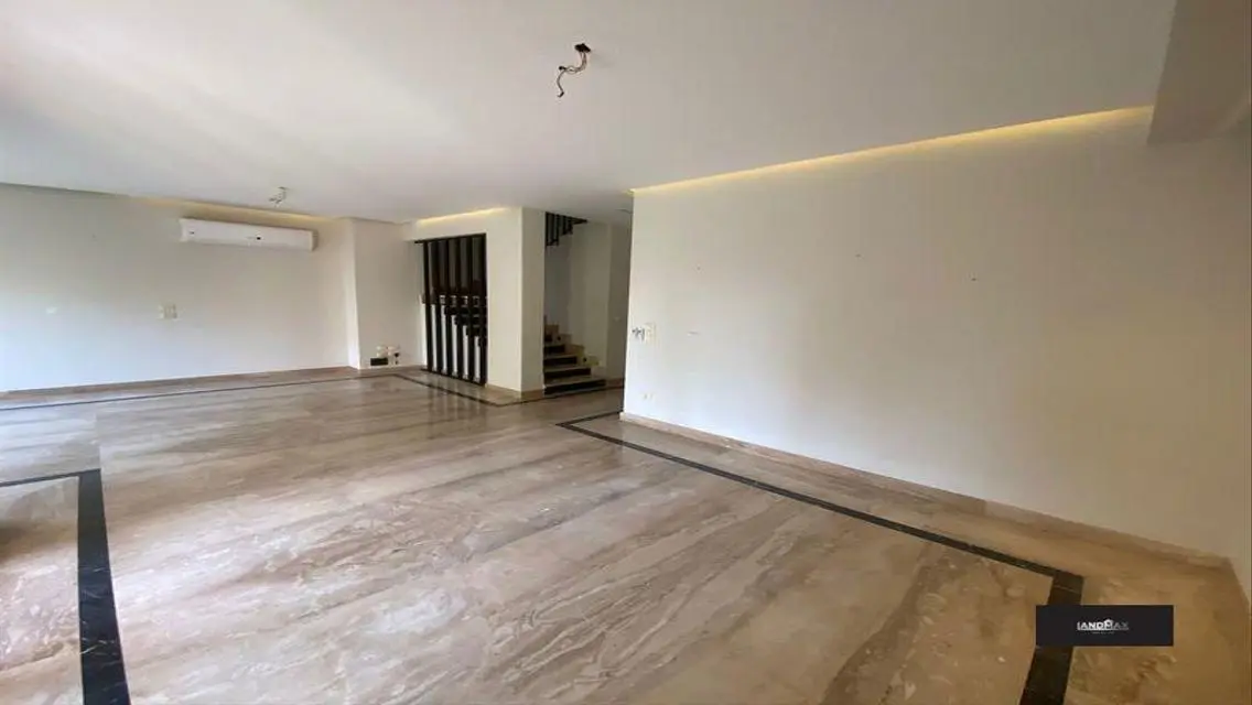 Luxury Villa for Sale with Garden and Shared Pool