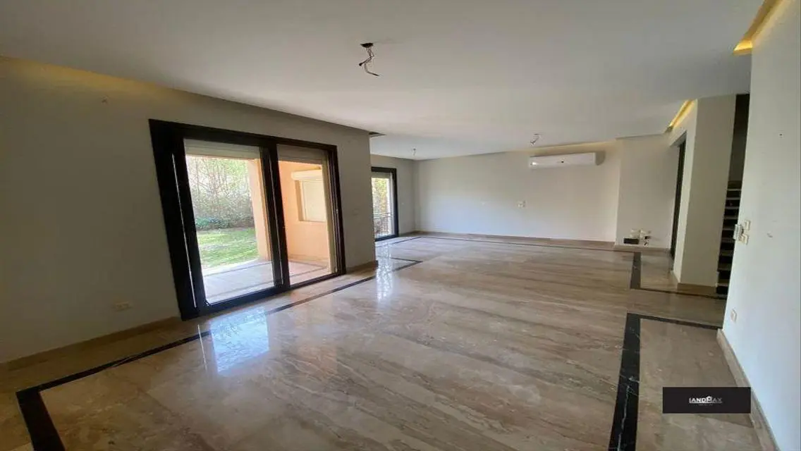 Luxury Villa for Sale with Garden and Shared Pool