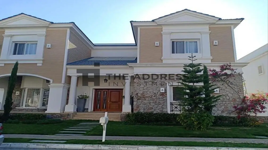 Luxury Property with Private Garden and Pool