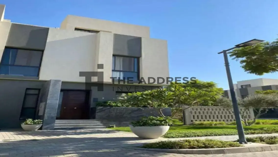 Luxury Apartment with Private Garden and Pool