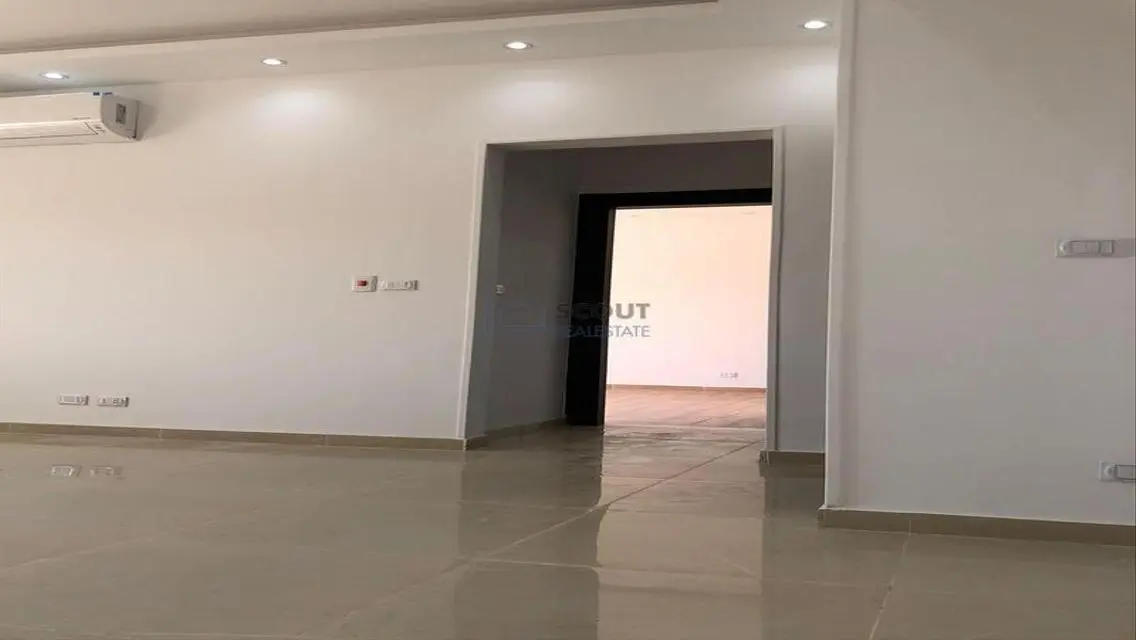 شقة فاخرة للإيجار بـ 28000 جنيه