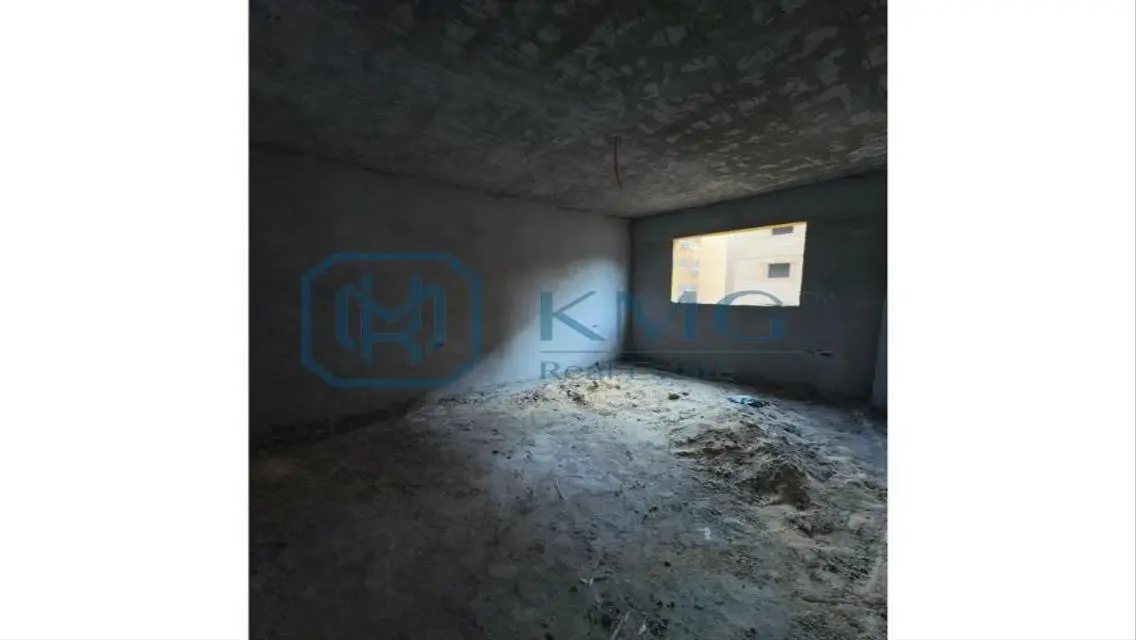 شقة حديثة للبيع بمساحة 200 متر