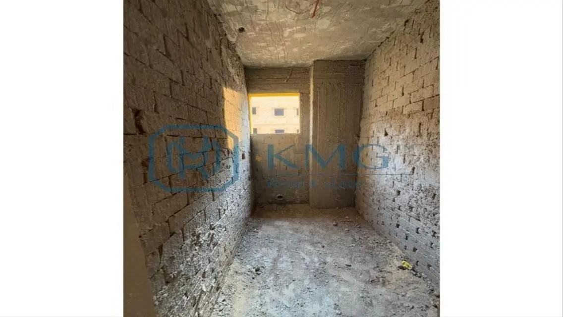 شقة حديثة للبيع بمساحة 200 متر