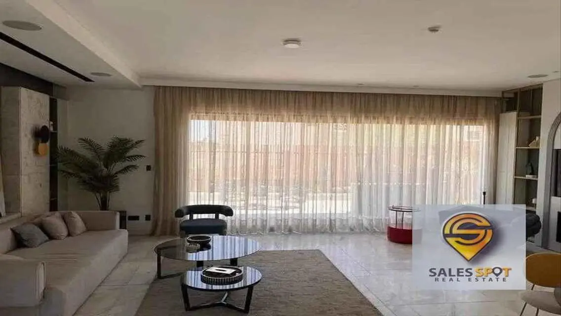 Cresent Studio with Exceptional Amenities