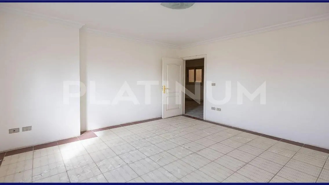 وحدة سكنية جديدة للبيع بمساحة متر وشرفة