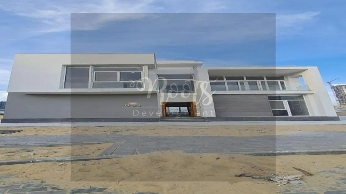 Luxury Villa with Balcony - 590 sq. meters