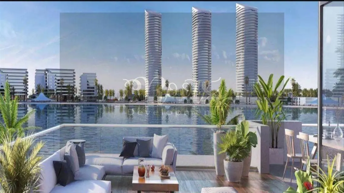 Luxury Villa with Balcony - 590 sq. meters